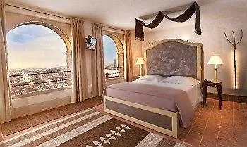 San Giovanni 4*
